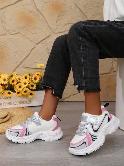 زوج من أحذية الأطفال الخريفية الجديدة ذات القاع الناعم والأنيقة والمتعددة الاستخدامات للخارج مضادة للانزلاق، أحذية رياضية يومية للأطفال الصغار قابلة للتنفس، مناسبة للأطفال للسفر والجري والتسوق