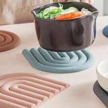 1 件彩虹形耐热垫，彩色硅胶三脚垫，耐高温，防滑，多用途厨房锅架 - 彩色 - 查看 2