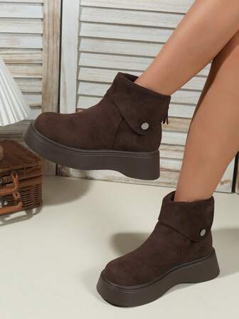 Nuevas botas de mujer talla grande cómodas y sencillas con punta redonda, cremallera trasera, suela gruesa y plegable, estilo británico casual y de moda para uso al aire libre, con tacón grueso y botas cortas para otoño/invierno