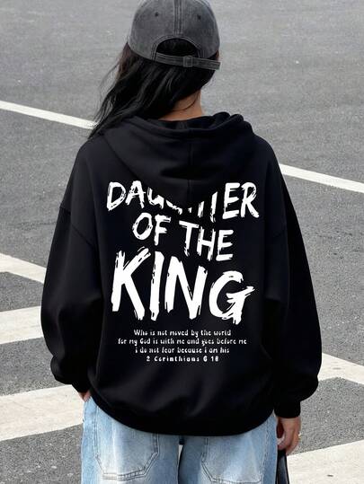 少女休闲字母印花长袖宽松连帽卫衣，适合秋冬季节穿着，也适合购物、上学、旅行、聚会等场合。