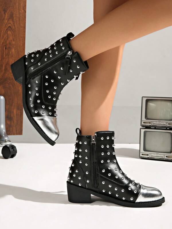 Stivali da donna alla moda punk vintage con rivetti e cerniera laterale, versatili per uso quotidiano