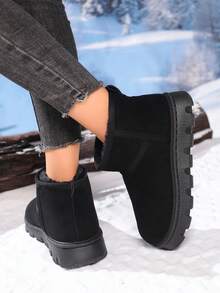 2025 Bottes de neige courtes rétro doublées thermiques pour femmes, bottes fourrées élégantes pour le port en extérieur, doublure en peluche chaude, mode épaisse semelle antidérapante, bottes d'hiver simples à enfiler, convient pour le bureau quotidien, les sorties, les achats, les déplacements, les fêtes, la remise des diplômes, Noël, la Saint-Valentin