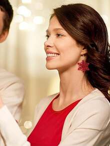 2pcs Snowflake Sequin Earrings, Sparkling Winter Snowflake Earrings For Women, Christmas Party Decoration - Multicolor - View 4