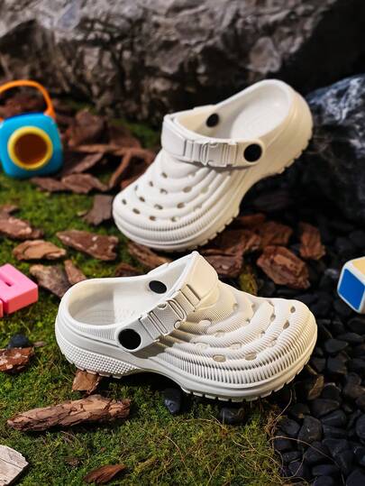 休闲时尚平底舒适纯色儿童凉鞋，质地细腻，透气孔设计，居家户外皆宜，简约拖鞋