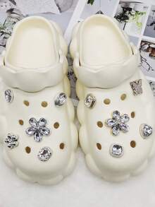 10个ABS树脂银色和金色奢华蝴蝶和心形鞋饰，闪亮水钻花朵鞋夹，可拆卸几何方形鞋饰，多功能优雅鞋夹，适用于女士凉鞋、拖鞋、沙滩包，圣诞节、万圣节、情人节、生日、节日派对礼物（不含鞋子） - 彩色 - 查看 2