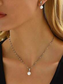 1 Set Elegant And Timeless Stainless Steel Women's Jewelry Set. This Jewelry Set Has A Classic And Luxurious Style, Available In Gold And Silver Colors. The Necklace Features A Delicate Chain And A Round Bead Pendant, While The Earrings Have Round Beads Suspended On A Gold-Tone Component With Secure Earring Backs. Suitable For Daily Wear To Add A Refined Touch. Ideal For Weddings, Anniversaries, And All Seasons.