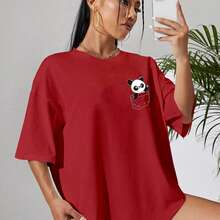 Camiseta Feminina Oversized Lisa Estilosa Moderna Verão Primavera Casual Estampada Urso Panda Bolso - Vermelho - Visão 9