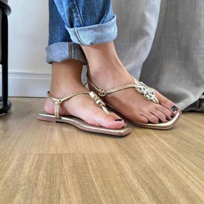 Sandália Rasteira Feminina Rasteirinha Leve Confortável tachas