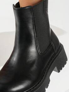 Botas de tobillo estilo británico para mujer, nuevas para otoño/invierno, suela gruesa y ligera, botas cortas clásicas de moda en color negro, botas para damas