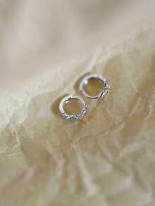 GAGAFEEL 1 Pair 925 Sterling Silver Fashionable Elegant Cute Mini Leaf Zirconia Ear Cuff Earrings, Suitable For Women's Daily Wear, Parties, Friendship Gifts