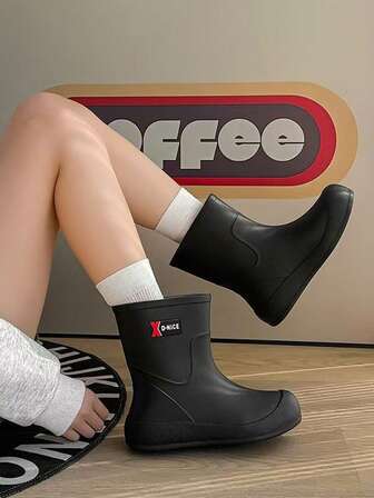 1 双女式短雨靴，防滑防水雨鞋，适合户外工作、园艺、钓鱼