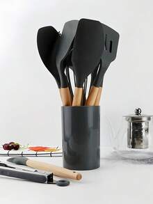 Juego de 12 utensilios de cocina de silicona. Espátula para sartén antiadherente. Silicona. Actualizado extra grueso, resistente. Juego de espátula y cuchara de silicona. Herramientas de cocina resistentes al calor y antiadherentes. Mango de madera maciza natural. Fácil de limpiar, apto para lavavajillas. Ideal para días festivos y uso diario: la opción perfecta para cocinar.