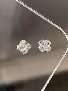 2pcs Luxury Lady Style Sparkling Four-Leaf Clover Nail Art Decorations, Gold & Silver Four-Leaf Clover, For Finger Nail Decoration Nail Accessories Nail Supplies Nails - Multicolor - View 6