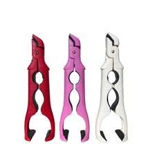 Pinzas resistentes al calor 3 en 1, diseño antideslizante, abrebotellas, agarrador de ollas, sujetador de platos y tazones, pinzas de servicio multifuncionales, fácil de agarrar utensilios de cocina calientes, herramienta de cocina práctica