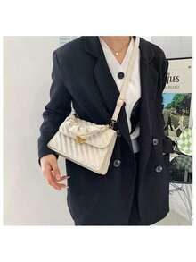 Fashionable And Elegant One-Shoulder Handbag For Women - White - View 4
