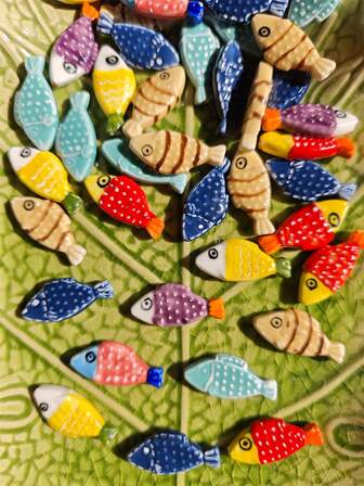 4 pezzi Perline in ceramica a forma di Shiba Inu - Ciondoli a forma di cane kawaii per braccialetti fai-da-te e accessori per capelli, forniture per craft di ispirazione giapponese con animali (accessori per gioielli carini a forma di animali da compagnia)