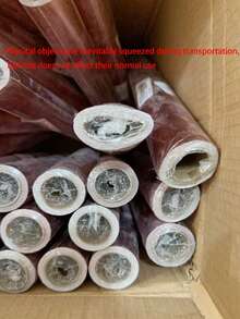 1卷哑光金属质感包装纸，浅粉色纸屑图案，适用于婚礼、万圣节等场合，也可用作礼品包装纸。适用于婚礼、情人节、生日、圣诞节、DIY花束、金属质感圣诞礼品包装、DIY圣诞装饰等。纯色图案，哑光包装纸，万圣节、感恩节、秋季、冬季皆宜。