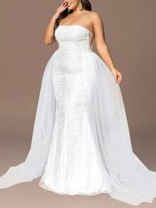 Women's Plus Size Formal Evening Gown With Sweetheart Neckline And Mermaid Hemline, Elegant Beaded Applique Empire Waist Sequin-Embellished Maxi Dress Foredding Guest, Black Tie Gala, Evening Soirée, Grand Ballroom Event, Red Carpet Celebration