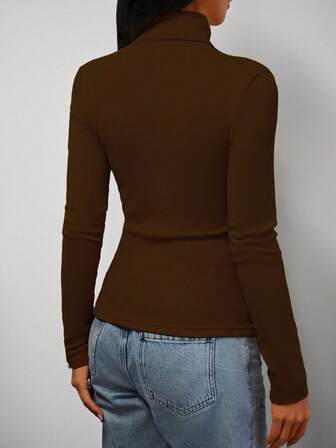 Elegant enfärgad långärmad turtleneck Slim Fit T-shirt, för vår/höst