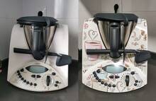 APCym Vinilo Adhesivo Alta Calidad para Máquina Cocinar Thermomix TM31 DISEÑO COFFEE Pegatinas decorativas compatibles con robot de cocina Thermomix TM31, diseño de accesorios de cocina, resistente al agua, autoadhesiva - Blanco - Ver 4