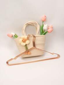 120 قطعة شماعات معدنية مانعة للانزلاق، شماعات سلكية قوية مع أخاديد مانعة للانزلاق، مناسبة لتنظيم خزانة غرفة النوم، ديكور العطلات، ديكور الغرفة، ديكور المنزل، ترتيب غرفة النوم، الديكور الداخلي وغيرها من السيناريوهات. لها وظائف التخزين والتنظيم، تتميز بأسلوب بسيط، مناسبة للاستخدام في الربيع، ويمكن أيضًا تعليق قمصان الصيف. خيار مثالي لهدايا عيد الميلاد.