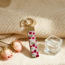 1pc Zinc Alloy Keychain, PU Pattern Printing, Elegant Design, Anti-Rust Coating. Suitable For Car Keys And Home Keys, Both Practical And Fashionable.