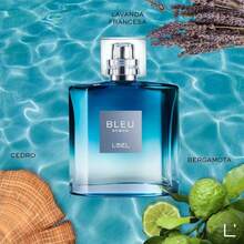 Perfume Bleu Acqua de L'Bel para Caballero 100 ml - Fragancia Masculina Refrescante y Elegante con Notas Acuáticas, Cítricas y Amaderadas, Ideal para el Hombre Moderno, Auténtico y Dinámico, Aroma de Larga Duración, Perfecto para Uso Diario o Eventos Especiales, Estilo Natural y Sofisticado, Presentación Atractiva y Versátil, Excelente Opción para Regalo o Colección - Neblina azul - Ver 7