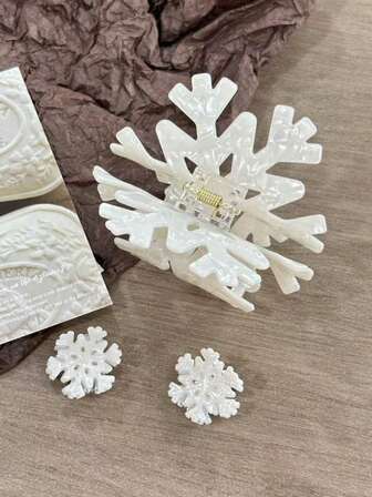 1/2pcs Snowflake Hair Clips, Minimalist Hollow Claw Hair Clips, Versatile Accessory For Daily, Festivals, Commute, Gatherings, Suitable For Women, Autumn/Winter, Christmas Elegant Claw Clip Winter Hair Accessories Fashion Hair Clutch Flower Hair Clip