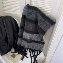 1 pieza Bufanda de felpa para mujer - Bufanda suave y cálida para clima frío, lavable a máquina y en seco, accesorio de moda versátil para uso al aire libre y casual, bufandas de invierno que se envuelven alrededor del cuello, diseño con flecos