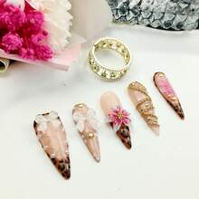 10pcs Pure Hand-Wom Nail,3D White Bow, Pink Floral Art, Gold Dots & Pearl Details | Nude Pink Chic Fake Nails For Women - Perfect For Parties, Dates, Daily Style & Special Occasions,Stiletto Press - On Nails With Leopard Print - 杏色 - 查看 5