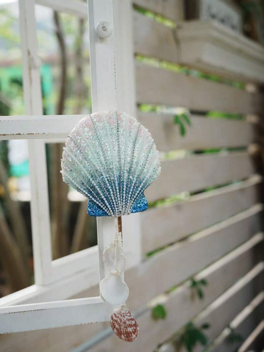 1 pieza Carillón de viento hecho a mano con concha de perla, diseño oceánico degradado azul, tres niveles con sonido nítido para decoración de dormitorio/decoración de habitación - Decoraciones de fiesta de cumpleaños con temática de sirena submarina, decoración de boda y eventos, accesorios de aula y oficina, decoración de dormitorio, decoración de habitación, decoración de vuelta a la escuela, adornos colgantes decorativos de verano para la decoración del hogar