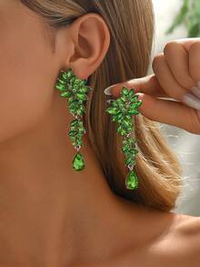 زوج من أقراط الأذن المعلقة الفاخرة المزينة بالراين بشكل ورقة وقطرة ماء، مناسبة للنساء في حفلات الزفاف والسهرات والأداء والحفلات