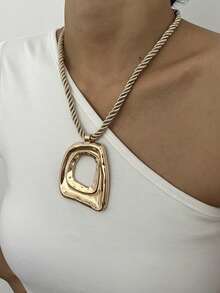 17KM 1 chiếc dây chuyền mặt dây hình vuông rỗng bất đối xứng mạ vàng mờ, dây thừng dày, thích hợp cho nữ giới đeo hàng ngày. - Vàng - Xem 3