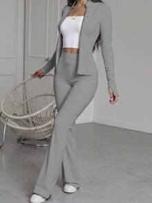 女士两件套服装，时尚修身纯色上衣拉链外套和裤子套装，轻盈涤纶面料，适合健身和瑜伽，春秋季穿着。 - 淺灰色 - 查看 2