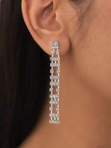 1 par de pendientes elegantes con borlas navideñas en capas, adecuados para fiestas y decoración navideña, un gran regalo de Navidad para familiares, compañeros de clase y amigos