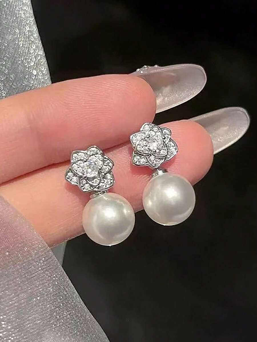 Minimalist Fashionable Classic Rose Stud Earrings, French Luxurious Elegant Camellia Flower Earrings, Suitable For Women's Daily, Festival, Party, And Commuting Wear