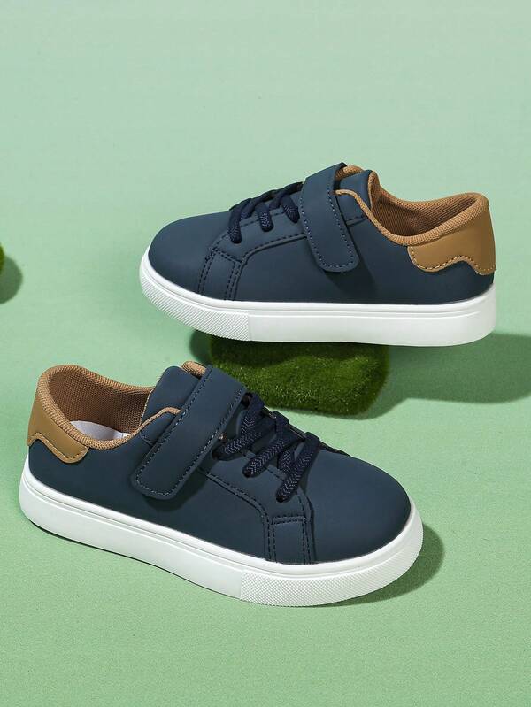 1 par de zapatillas casuales unisex para niños de color azul oscuro, suaves, cómodas y antideslizantes, adecuadas para actividades al aire libre