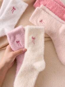 5 Pairs Of White And Pink Fuzzy Women's Crew Socks, Bow Pattern Warm Socks, Soft And Comfortable, Suitable For Autumn And Winter,Random Colors