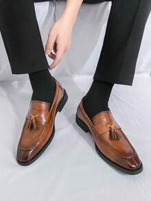 Giày lười nam tối giản có tua rua, giày da công sở lịch sự cho nam giới trẻ tuổi, giày slip-on màu trơn phù hợp cho đám cưới, hộp đêm, tiệc tùng, mặc hàng ngày và công sở. - màu nâu - Xem 9