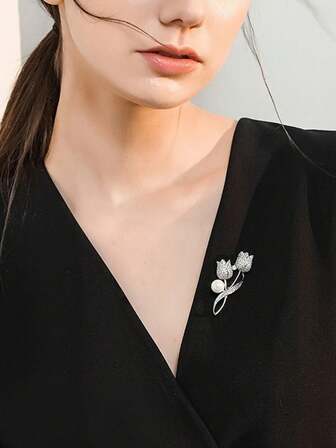 1 st tulpanbrosch i zinklegering i avslappnad stil, passar till blommig krage, t-shirt, chiffongblus, jacka, kostym, julklapp till alla årstider