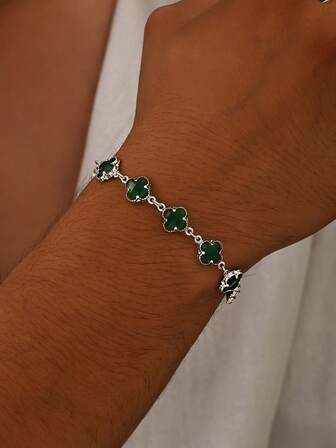 1 adet erkek retro şık dört yapraklı yonca bileziği, çok sayıda yeşil dört yapraklı yonca zirkon taşıyla süslenmiş, vintage kıyafetler, sanatsal toplantılar ve günlük kullanım için uygun zarif tasarım