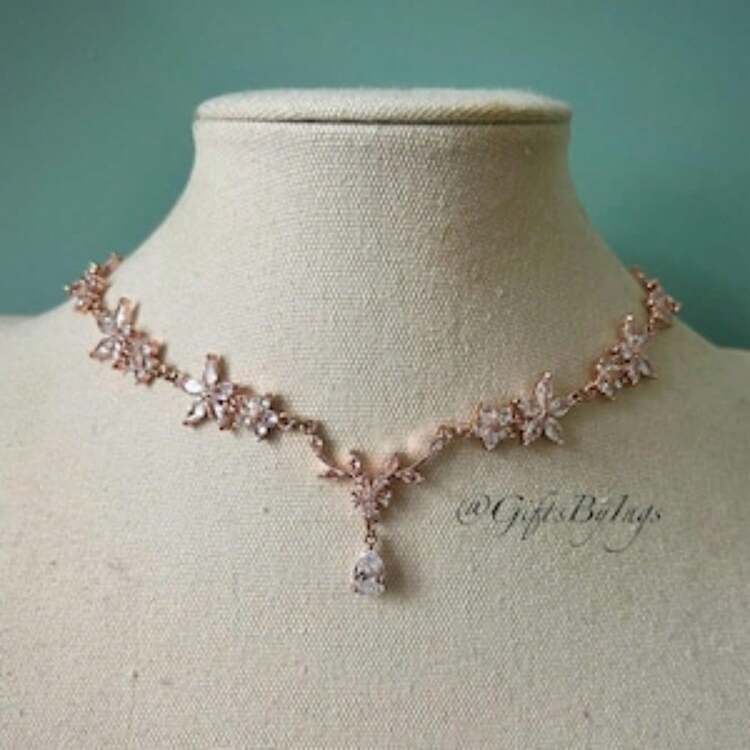 Elegant Ethereal White Floral Rose Gold Choker Necklace, Regal Bridal Whimsical Cottagecore Wedding Choker, Fantasy Fairycore Jewelry Set - 粉色 - 查看 6