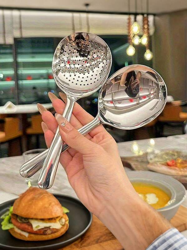 ملعقتان كبيرتان للاستخدام التجاري والمنزلي في المطبخ - ملعقة تقديم كبيرة بمقبض قصير مقاوم للحرارة، مع ثقوب تصريف، سهلة التنظيف - مناسبة للمطاعم والتموين والاستخدام المنزلي - أداة من الفولاذ المقاوم للصدأ عيار 201 متينة، لوازم المطاعم، مقبض إرجونومي، بناء قوي، طاه محترف، ملعقة من الفولاذ المقاوم للصدأ، معدات التموين، لوازم ومعدات المطاعم