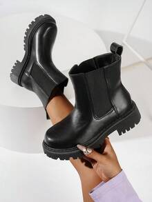 Botas de tobillo estilo británico para mujer, nuevas para otoño/invierno, suela gruesa y ligera, botas cortas clásicas de moda en color negro, botas para damas