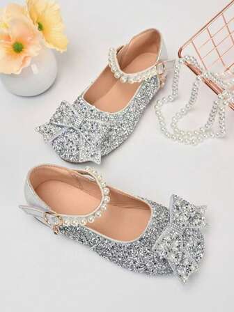 1 par de zapatos planos de moda versátiles para niñas con decoración de lazo de perlas y rhinestones, punta redonda, adecuados para uso diario, baile, temporadas de primavera/otoño, zapatos de baile de princesa con puntera cerrada y brillo