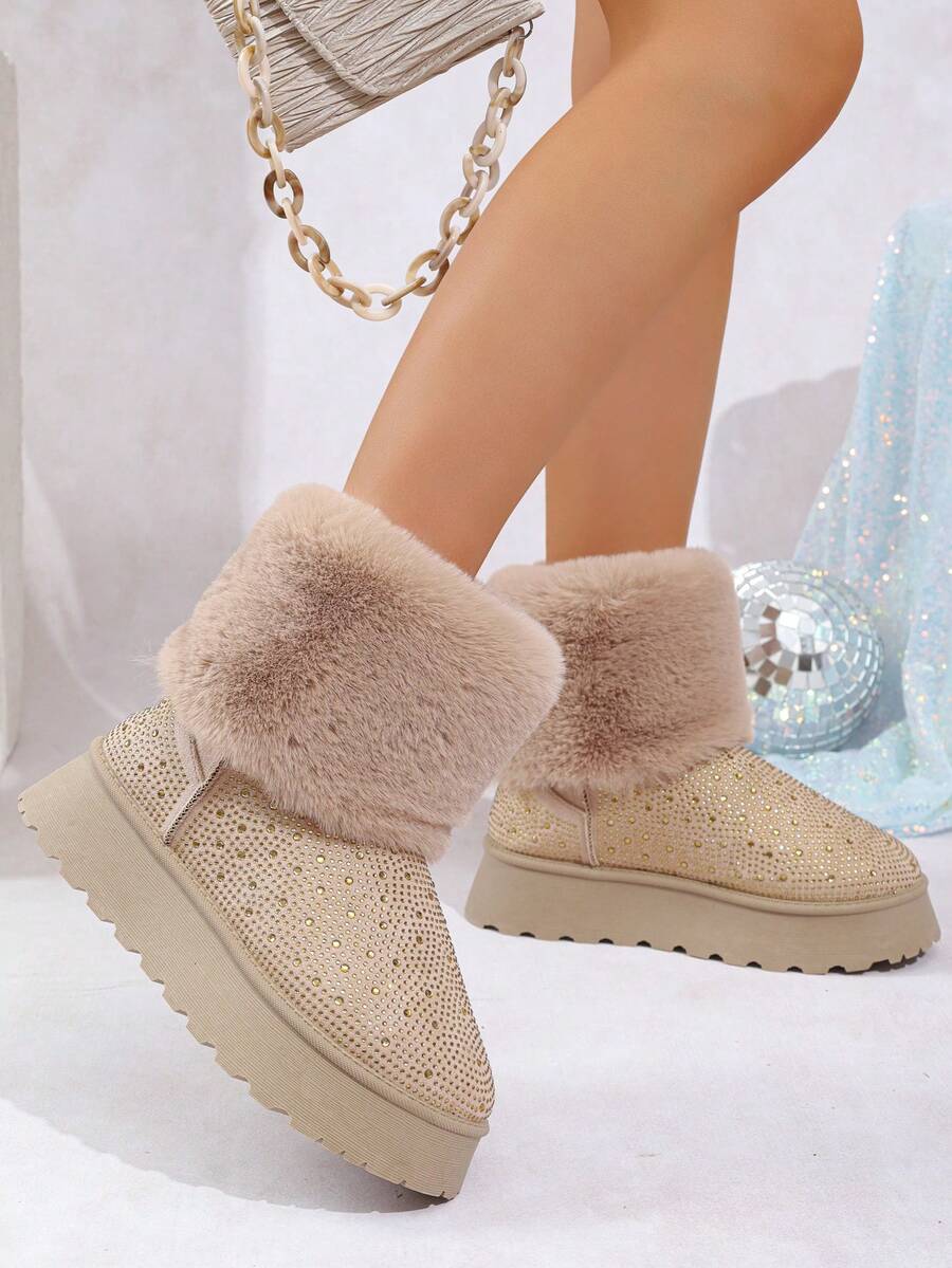 2025 Nuovi stivali da neve invernali da donna in taglia grande, in morbido pile beige con strass, versatili, con suola spessa e calda, scarpe casual con fodera in pelliccia spessa