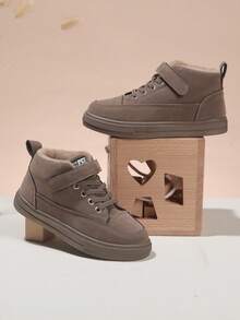 Children's Winter Boots, Brown Suede High-Top Snow Boots, Suitable For Boys And Girls, Warm-Foamed Ankle Boots With Laces And Hook And Loop, Non-Slip Rubber Sole, Waterproof And Windproof, Stylish Casual Shoes Perfect For Cold Days, Outdoor Activities, School, And Daily Wear, With A Comfortable And Durable Design To Keep Little Feet Warm And Protected In Winter.