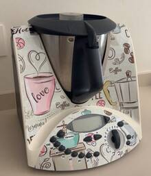 APCym Vinilo Adhesivo Alta Calidad para Máquina Cocinar Thermomix TM31 DISEÑO COFFEE Pegatinas decorativas compatibles con robot de cocina Thermomix TM31, diseño de accesorios de cocina, resistente al agua, autoadhesiva - Blanco - Ver 3