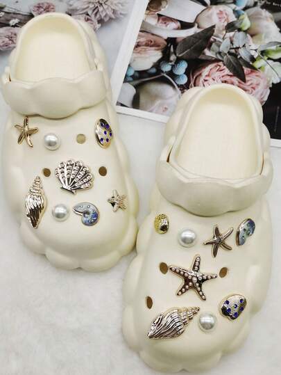 16PCS ABS Resin Golden Luxury Ocean Nautical Style Starfish Shoe Charms Ornaments Bling Rhinestone Conch Shoes Buckles Decorations Removable Faux Bead Shell Shoe Accessories DIY Mutlifunctional Shoe Clips Fit Women Lady Sandals Slides Beach Bags Xmas Halloween Valentine Birthday Festival Party Gifts(Shoes Not Included)