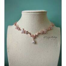 Elegant Ethereal White Floral Rose Gold Choker Necklace, Regal Bridal Whimsical Cottagecore Wedding Choker, Fantasy Fairycore Jewelry Set